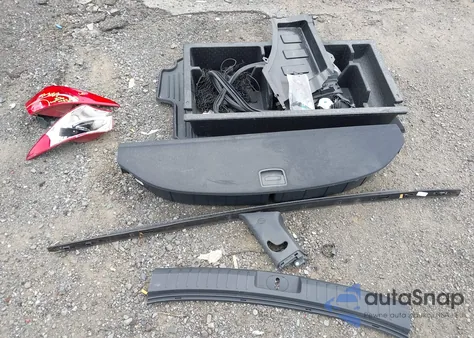 2015 Hyundai Santa Fe Sport 2.4L from USA, damaged, VIN 5XYZU3LB3FG238373